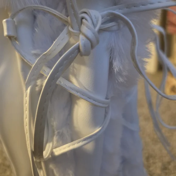 Chic White Faux Fur Lace-Up Heeled Boots - Picture 3 of 7